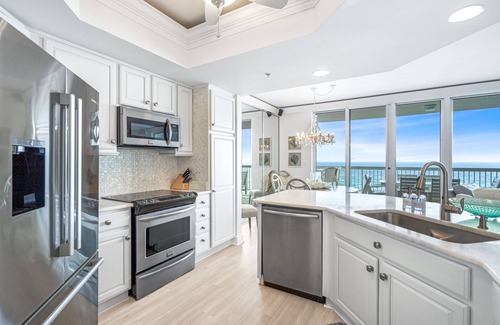 Destin Condo | 5-Star, Fully Updated and Modern Beachfront Condo at Silver Beach Towers