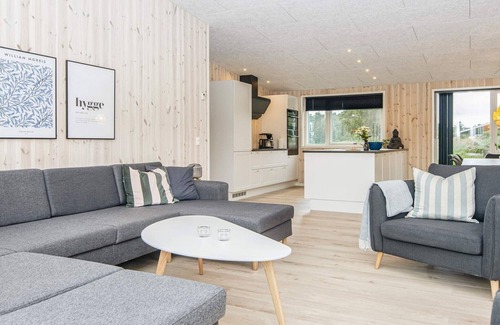 Bønnerup Strand House | 5 star holiday home in Glesborg-By Traum