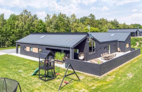 Bønnerup Strand House | 5 star holiday home in Glesborg, cleaning included