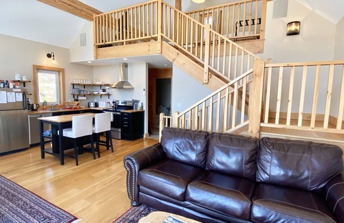 Bethel House | 5 STAR HOME - Mtn Views, AC, Hot Tub, Firepit, Theater - 10 Mins to Sunday River