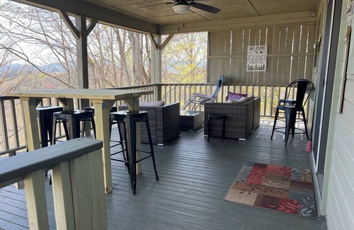 Franklin House | 5-Star home OPEN for business in beautiful Franklin NCn