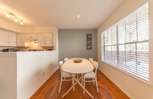 Astrodome Condo | 5 star host for 7 years! 2/2 TX MEDCENTER MD ANDERSON