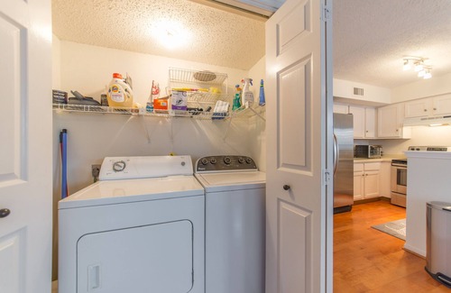 Astrodome Condo | 5 star host for 7 years! 2/2 TX MEDCENTER MD ANDERSON