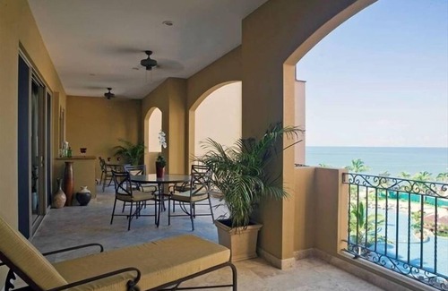 Flamingos Condo | 5 Star Luxury at Estancia 2BR/2.5 BA - Best Resort in Neuvo