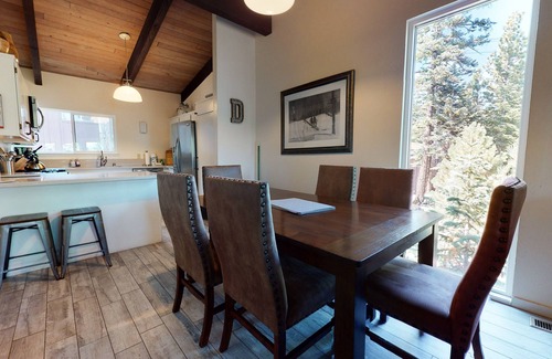 Mammoth Lakes Condo | 5-Star Modern & Remodeled Home. Washer/Dryer & Gas Grill, Near The Village