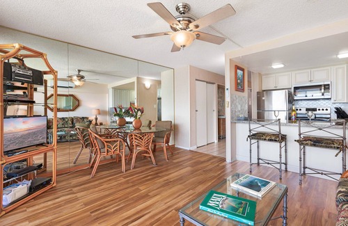 Maalaea Condo | 5 STAR OCEANFRONT—FANTASTIC VIEW & AMENITIES—Newly Renovated Kitchen, Living Rm