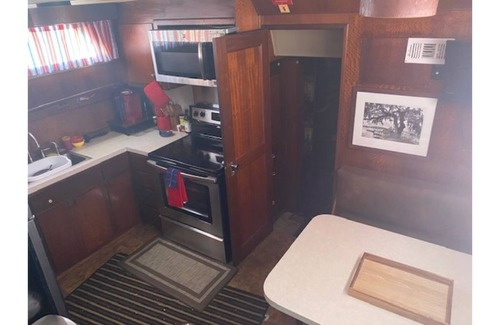 Palm City Boat Rental | 5 star resort living w/pool! Family sized w/full kitchen & great views!