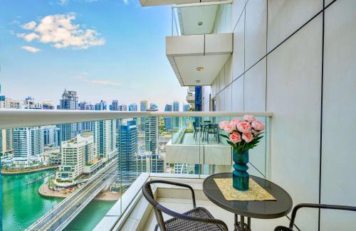 Dubai Marina Apartment | 5 star serviced apartment with beach access in the heart of Dubai Marina Free welcome gift box upon arrival