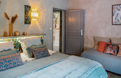 Saint-Jean-de-Blaignac House | 5-star villa, private heated indoor pool, spa, sauna, outdoor pool