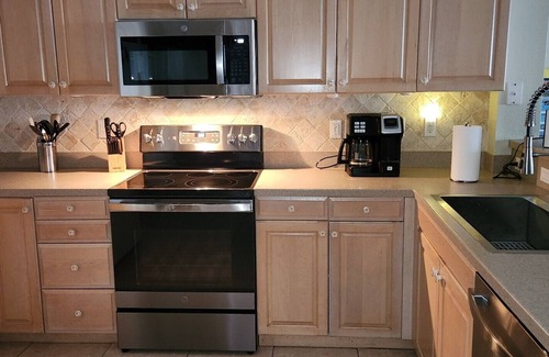 Clearwater Beach Condo | 5 STAR WATERFRONT CONDO/3BR/2BA,POOL,HOT TUB/PANORAMIC INTRACOASTAL/GULF VIEWS.