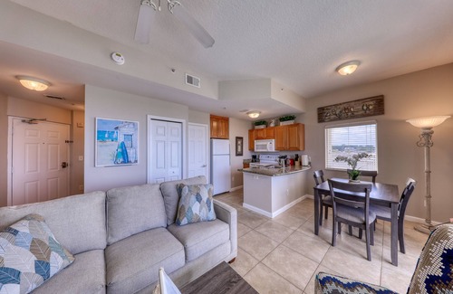 St. Petersburg - Clearwater Condo | 5-Star Waterfront Condo with amazing reviews! Mins to Beach! Great location!