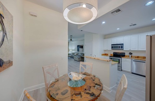 Bay Esplanade House | 5 Story Townhome, Private Elevator, Hot Tub, Breathtaking Views, Steps to Beach