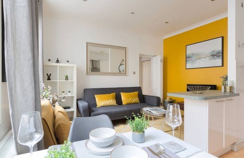 Bishopsgate Apartment | 5 Strype Street · Beautiful City Centre Apartment