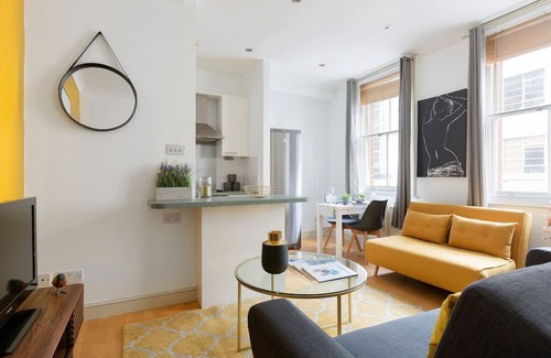 Bishopsgate Apartment | 5 Strype Street · Beautiful City Centre Apartment