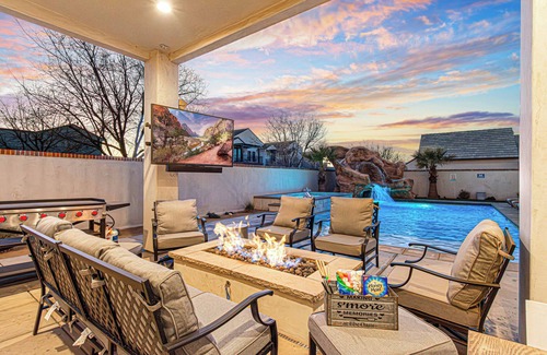 Hurricane House | 5 Suites, Private Pool, 2 Hot Tubs for 19, 2 Fire Pits, 2 Fridges Sleeps 30