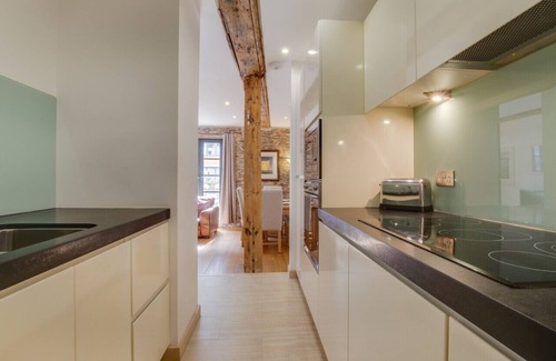 Dartmouth Apartment | 5 The Pottery - Two Bedroom Apartment, Sleeps 5
