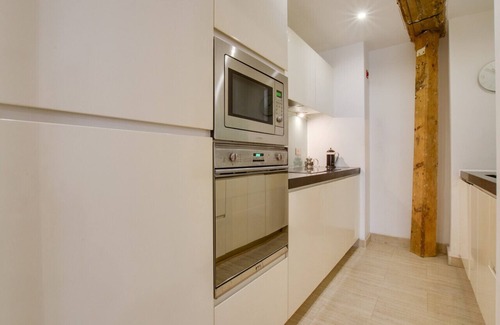 Dartmouth Apartment | 5 The Pottery - Two Bedroom Apartment, Sleeps 5