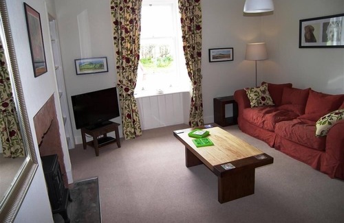 Lockerbie Cottage | 5 The Village - a cottage that sleeps 4 guests in 2 bedrooms