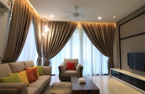 Seri Kembangan Apartment | #5 Tropical Evilla Executive Suite