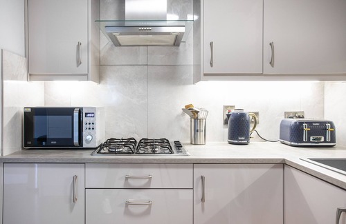 Queens Quarter Apartment | 5* Ultra Luxury, Great Views, Underground Parking