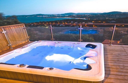 Les Issambres Villa | 5* villa. Superb sea view. Heated swimming pool. Jacuzzi
