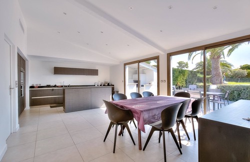 Villeneuve-Loubet Villa | 5* villa with private pool on prestigious estate
