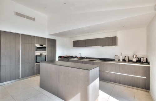Villeneuve-Loubet Villa | 5* villa with private pool on prestigious estate