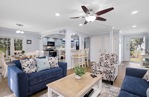 Shipyard Plantation Condo | 5⭐️ Walk to Beach Pool Tennis Golf! Close to shopping dining watersports & more!
