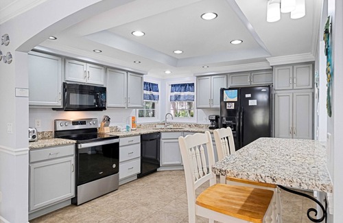Shipyard Plantation Condo | 5⭐️ Walk to Beach Pool Tennis Golf! Close to shopping dining watersports & more!
