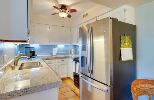 Kailua-Kona Condo | 50 Feet to Ocean: Kona Deluxe Ground-Floor Unit!