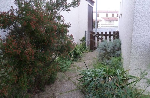 Jard-sur-Mer Villa | 50 m from the beach: Villa with 2 bedrooms for 4/5 pers. 2 *, Internet, WiFi