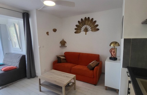 Cap d'Agde Apartment | 50 m from the port and shops. And only 10 minutes from La Conque beach