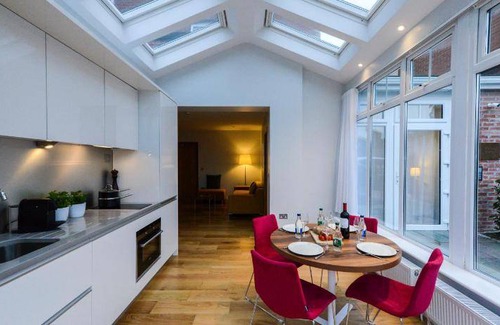 Ballsbridge Apartment | 50 m² Apartment ∙ 127 guests