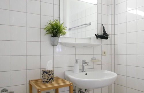 Bruhl-Beurbarung Apartment | 50 m² Apartment ∙ 1 bedroom ∙ 4 guests