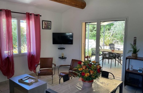 Clansayes House | 50 m² Gîte ∙ 2 bedrooms ∙ 4 guests