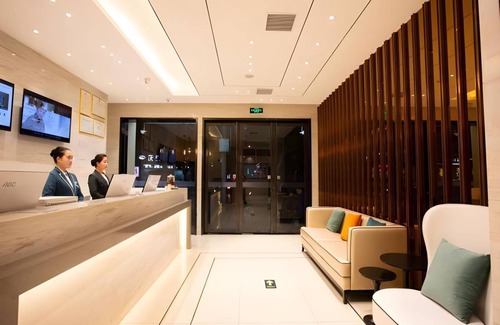 Zhengzhou Hotel | 50 m² Hotel ∙ 2 bedrooms ∙ 3 guests