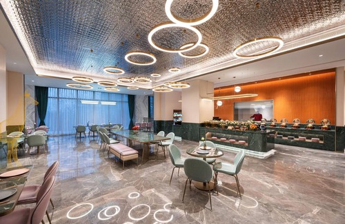 Zhengdong New Area Hotel | 50 m² Hotel ∙ 2 guests