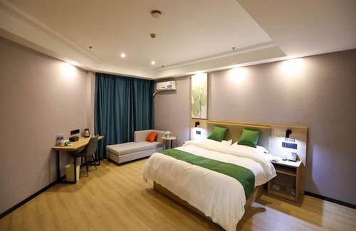 Jintan Hotel | 50 m² Hotel ∙ 3 bedrooms ∙ 3 guests