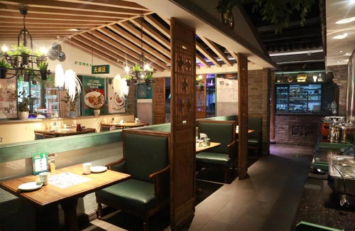 Xinshi District Hotel | 50 m² Hotel ∙ 3 bedrooms ∙ 10 guests