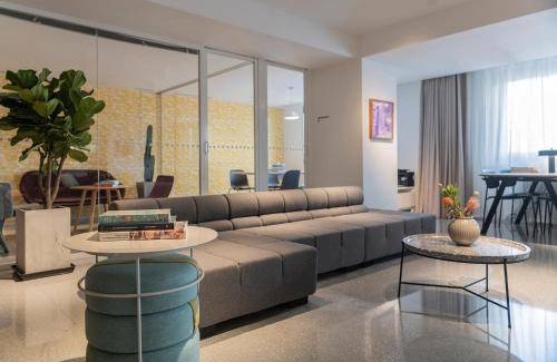 Middle Chaoyang Hotel | 50 m² Hotel ∙ 3 guests