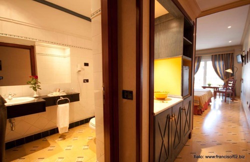 Los Cristianos Hotel | 50 m² Hotel ∙ 10 guests