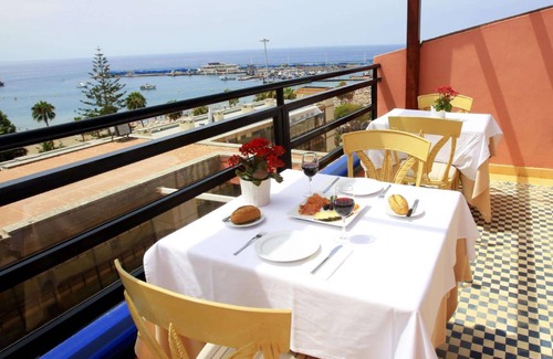 Los Cristianos Hotel | 50 m² Hotel ∙ 10 guests