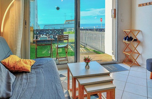 Jullouville House | 50 m² House ∙ 2 bedrooms ∙ 5 guests