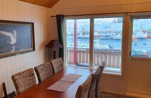 Batsfjord Apartment | 50 m² Serviced apartment ∙ 3 bedrooms ∙ 5 guests