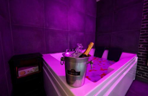Quartier du Mont Gargan Apartment | 50 Nuances de Bonheur - Love Room à Rouen