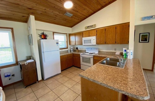 St. George Island House | 50% off Aug 23-30 AWESOME BEACH VIEWS! 1st Tier, on the Beach Boardwalk!