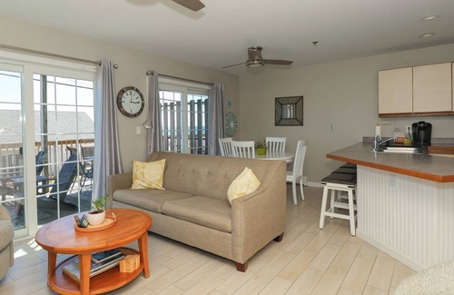 York Beach Condo | 50% off! Gorgeous Condo For Rent On Long Sands Beach