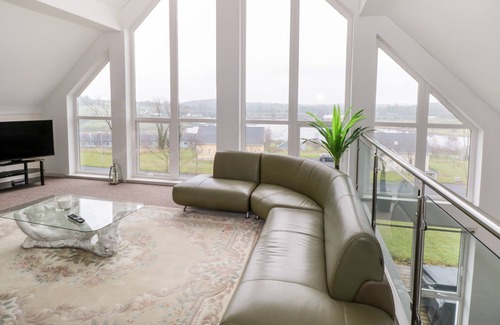 Belturbet Cottage | 50 RIVER RUN, pet friendly, with hot tub in Belturbet, County Cavan