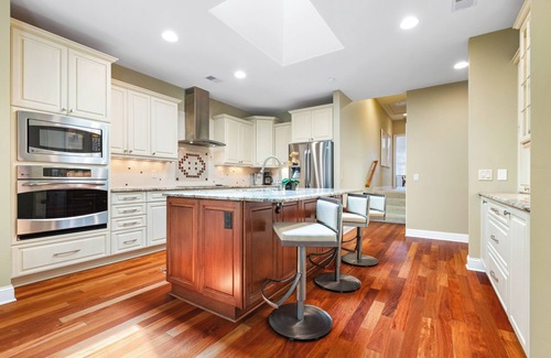 Sea Pines House | 50 Shell Ring: A BESTNEST by Beverly Serral