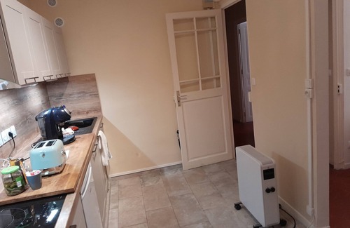 La Gare Apartment | 50-square-meter bourgeois apartment near Perpignan train station.
